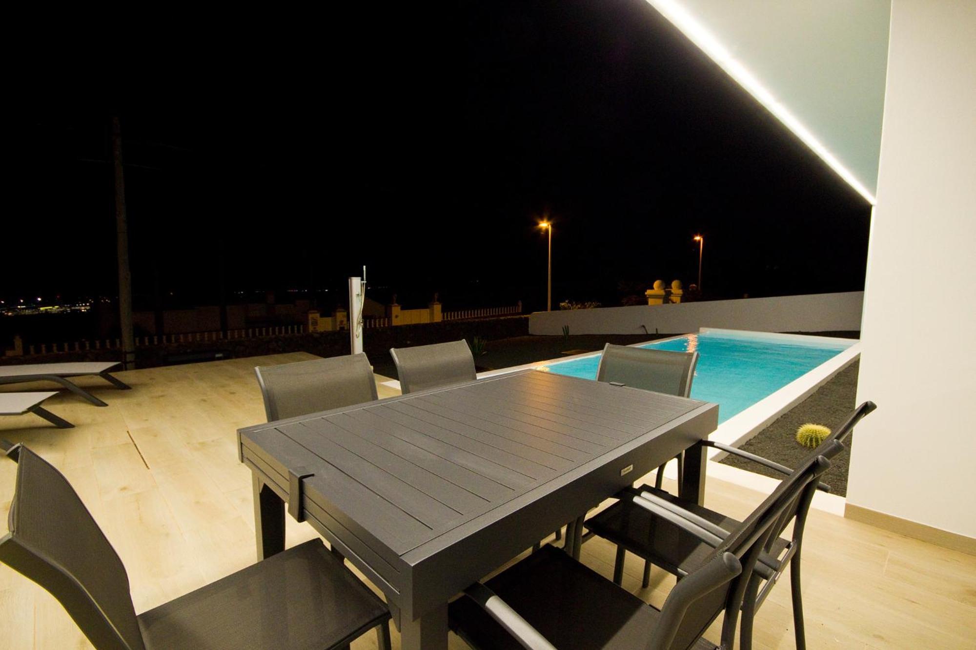 Villa Mendoza - By Az Rentals Guime Exterior photo