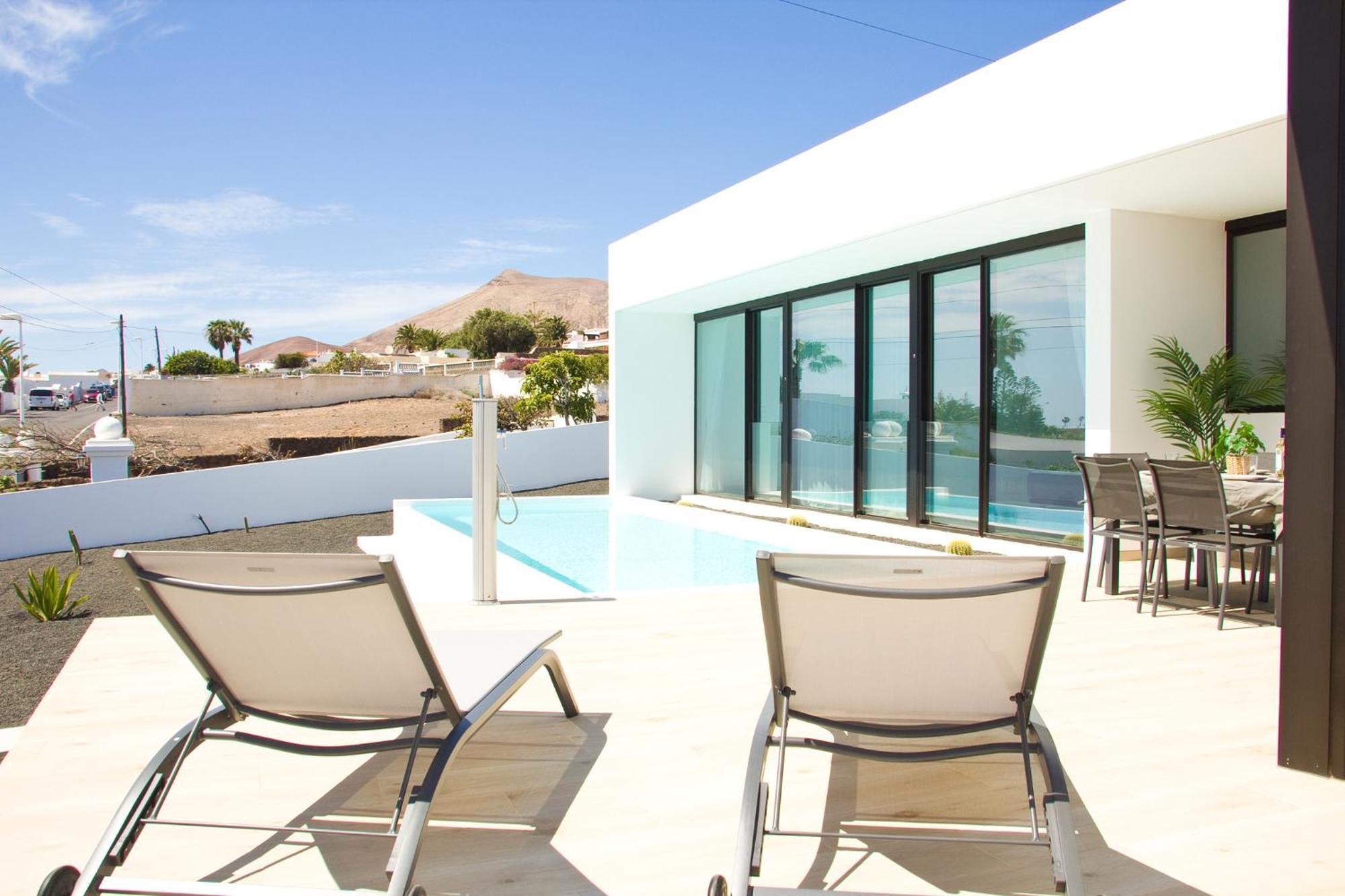 Villa Mendoza - By Az Rentals Guime Exterior photo